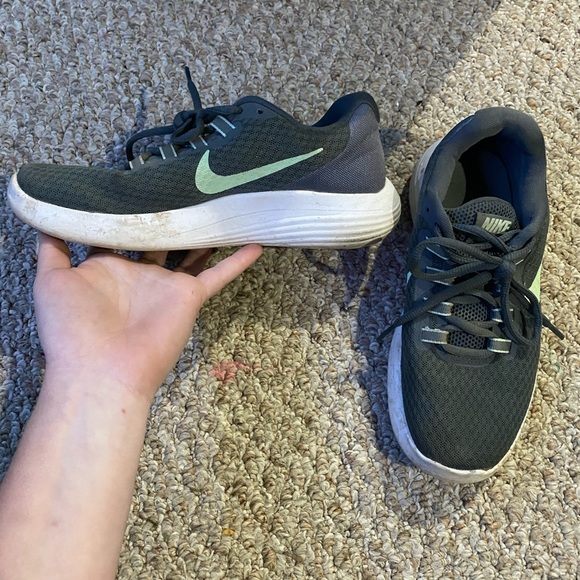 Women’s Nike Sneakers - Picture 1 of 1